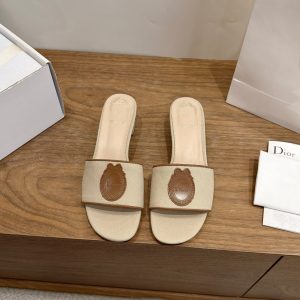 Dior Médaillon Slide Natural